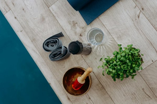 Elevate your manicure: the best nail shapes for short nails that will transform your look!